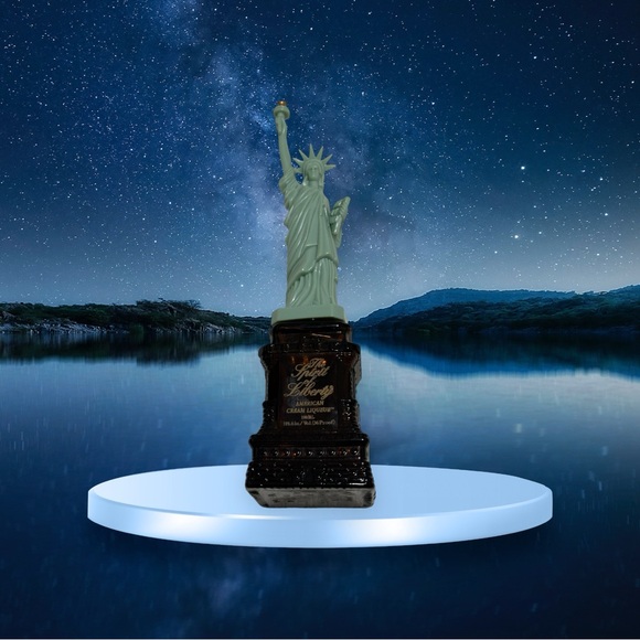 Figure- Statue of Liberty on the Cover of An Empty American Cream Liqueur Bottle - Picture 10 of 13